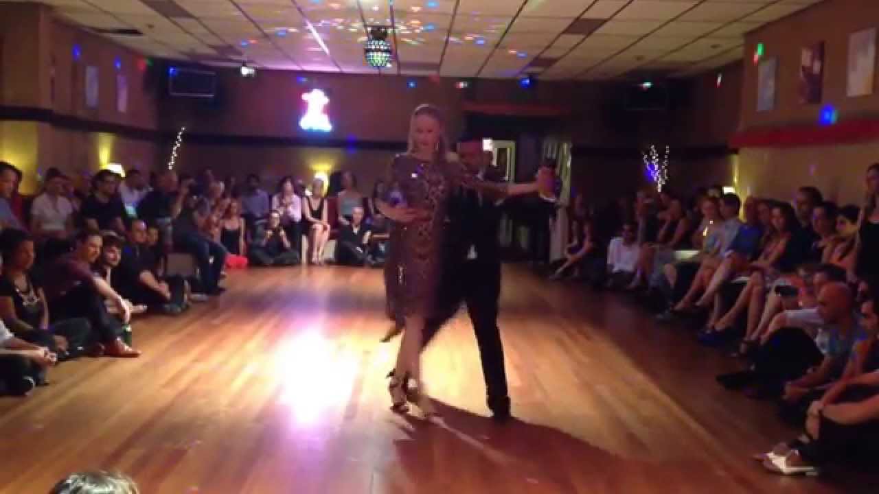 Sebastian Arce & Anastazia Izvekova performance in Holland | Café Domínguez