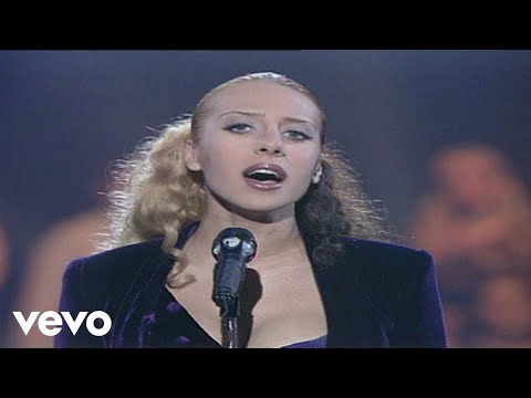 Monica Naranjo - Desátame (Actuación TVE)