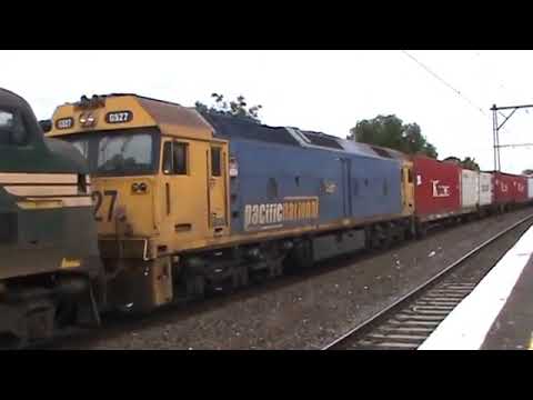 A85 G527 on Freight at Middle Footscray