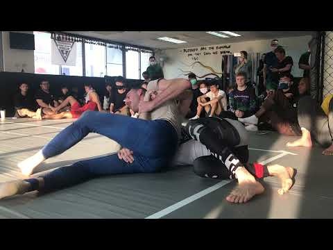 Kaohsiung BJJ White Belt Competition Tim vs Jackson Finals 74-78kg 9 Jan 2022