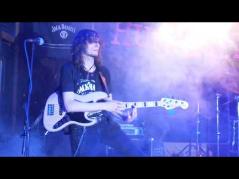 HUNGRYHEART - River Of Soul Bass Solo Live