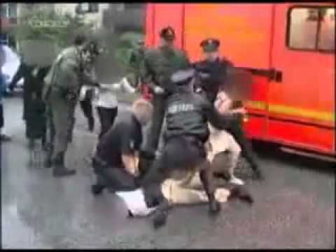 Hamburg Billstedt - Polizei wird in der Billstedter Hauptstraße attackiert