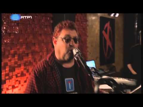 Xutos e Pontapés -  Vossa Excelencia(original Titãs)