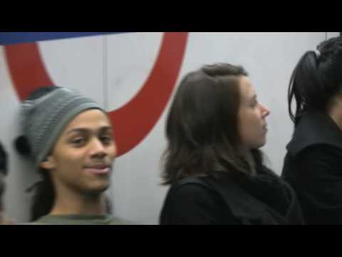 Bluey Robinson - Singing on London Underground - Stevie Wonder/ Boyz 2 Men