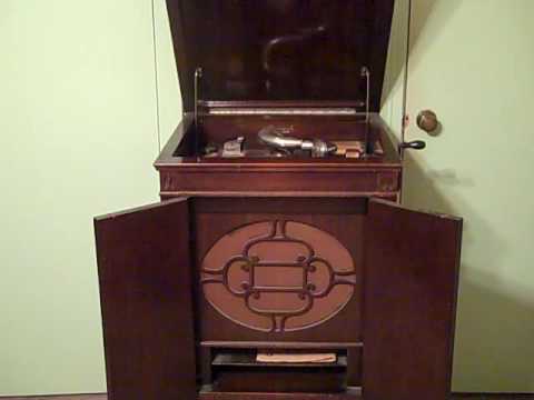 JULES HERBUVEAUX'S PALMER HOUSE VICTORIANS - LOOKING AT THE WORLD  - ROARING 20'S BRUNSWICK