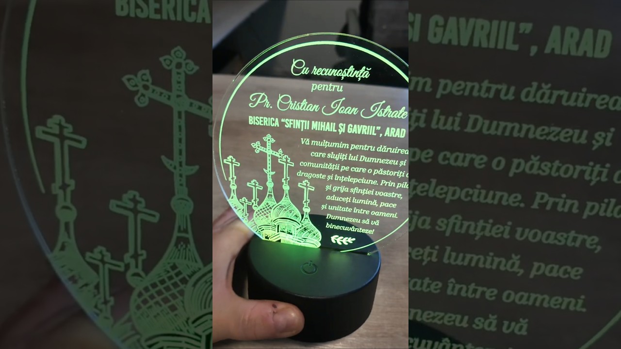 Thumbnail video Trofeu personalizat cu LED pentru preot