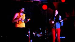 Girl Happening as Beat Happening do Indian Summer