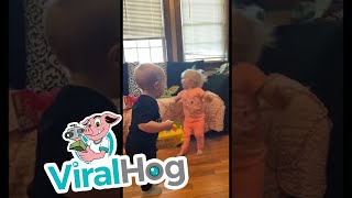 Download lagu Babies Fight Over Toys || ViralHog mp3