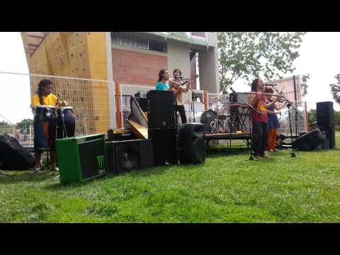 Ritmo Del Ghetto - Tokerau (En vivo)