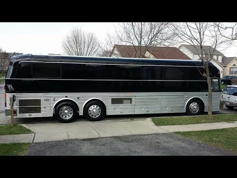 A Funny Tour Bus Minute with Vince Vance (On the Road 1994)