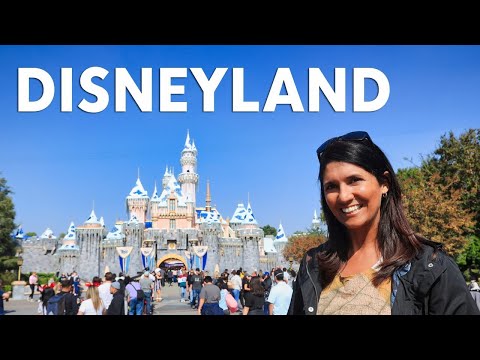 , title : 'The EXTREMELY helpful guide to Disneyland California'