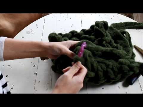 Arm Knitting 101: How to Sew Infinity Scarf Ends Together