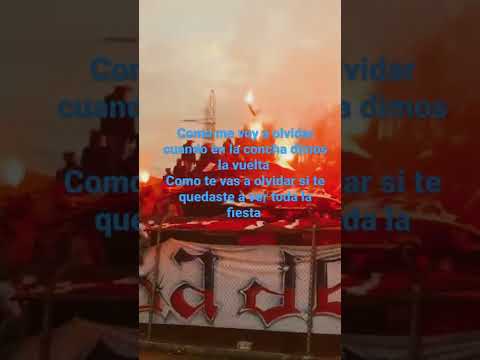 "Como me voy a olvidar cuando en la cocha dimos la vuelta" Barra: Mafia Azul Grana &bull; Club: Deportivo Quito