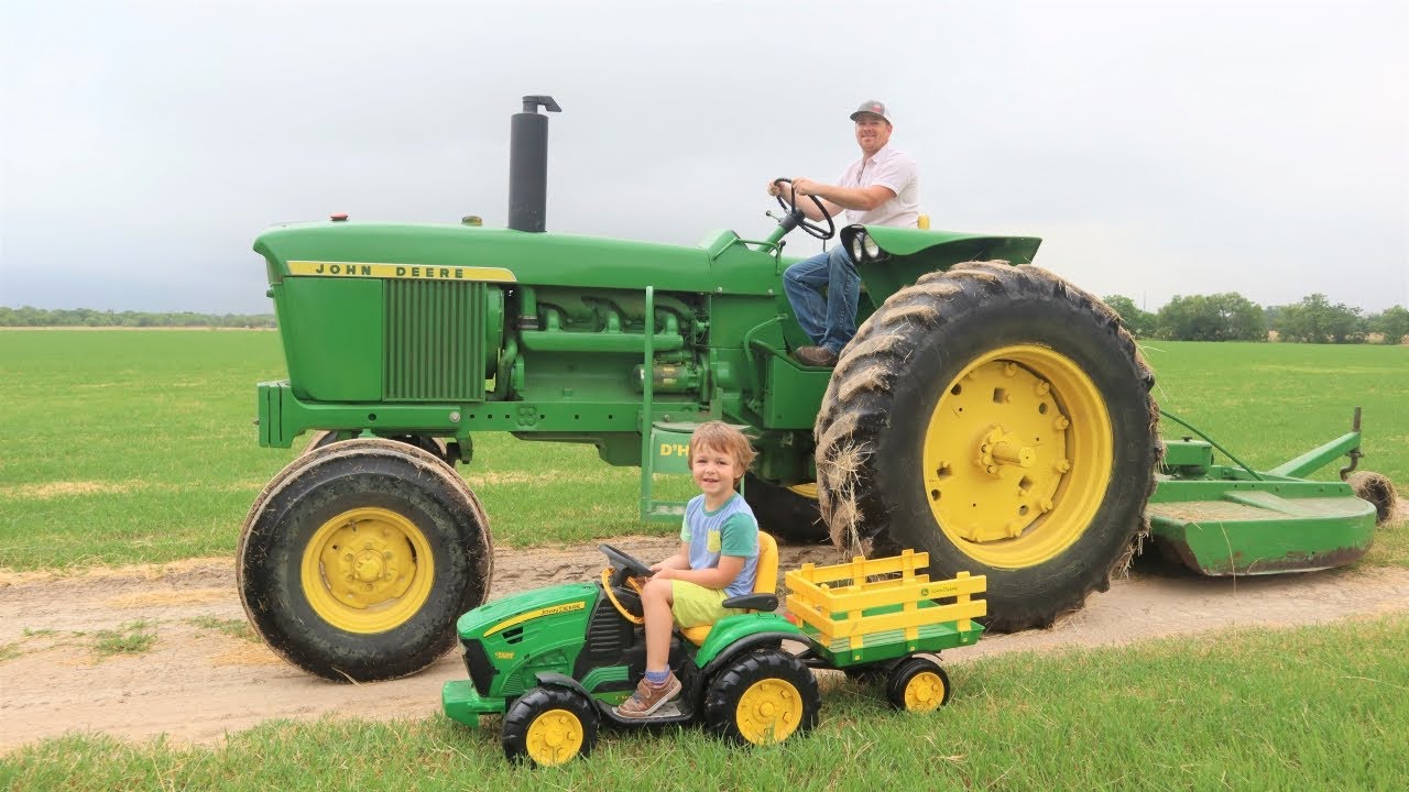 A day working on the farm for kids | Tractors for children