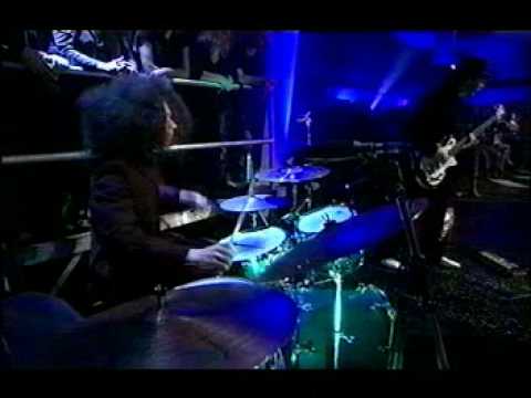 acoustic  lady land iggy live on  jools holand june 2005