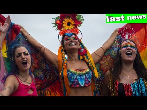 Thousands celebrate in Rio's gay pride parade on Copacabana