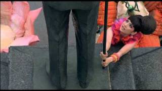 Re: [新聞] 變裝皇后舞進總統府 妮妃雅淚謝小英「台