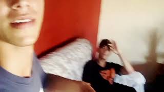 Bad Bunny Andan por ahí