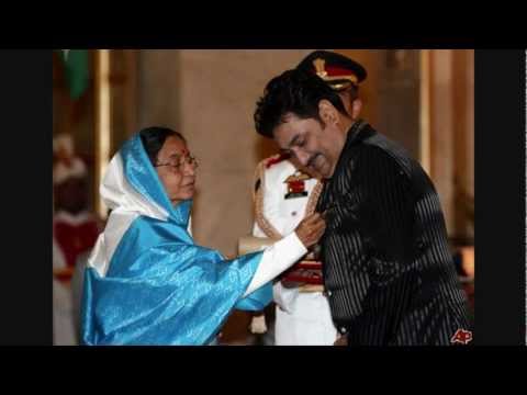 Poster barso ke baad barse hai aaj