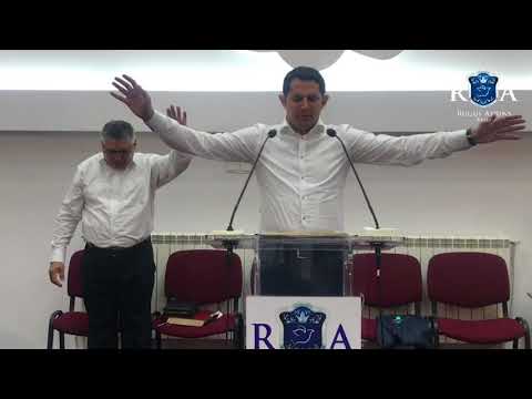 Capitanu Gheorghe predica in biserica Rugul Aprins Toflea