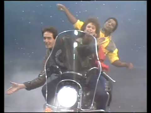 CORINNE CLERY, SAMMY BARBOT, CARLO MASSARINI - Una Strada ... (Sotto Le Stelle, 17.09.1983)