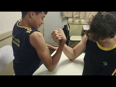 Queda de braço no meio da aula. Dia a dia de um adolescente parte 3 💫💥💪