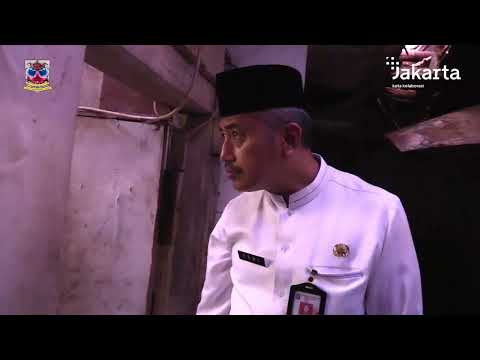 Walikota Jakarta Barat Tinjau Rumah yang akan dibedah milik Ujang Zakaria di RT11/03 KBU