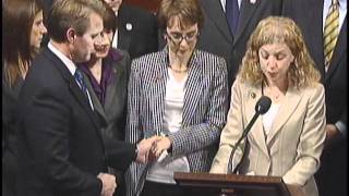 Rep. Wasserman Schultz reads Rep. Gabby Giffords' letter of resignation
