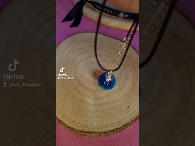 Vídeo relacionado con Pidak Shop - Collar del mago del castillo errante de resina, Resina