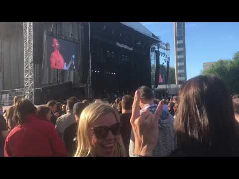 Winny Puhh Tallinna lauluväljakul