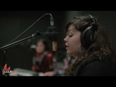 GrooveOn Live Sessions - Can't help falling in love (Elvis Presley) - Mafalda, Angela & Vitor Gomes