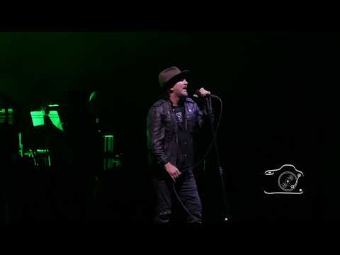 Pearl Jam at Rogers Arena: Chloe Dancer & Crown of Thorns