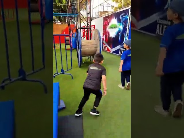 Vídeo relacionado con Parkour para niños, adolescentes y adultos, Free Runner Camiseta