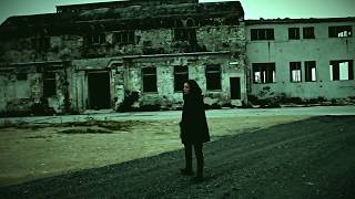 Κατερίνα Μακαβού - Το καράβι που φεύγει (Official Music Video)
