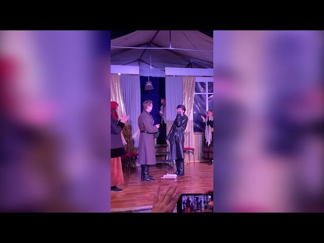 Ангарчанин сделал предложение руки и сердца прямо на сцене во время театральной постановки