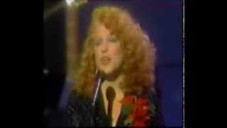 I Think Its Gonna Rain Today ~ Bette Midler ~ Johnny Carson