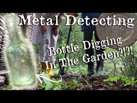 Metal Detecting And Mudlarking In A 17th Century Garden