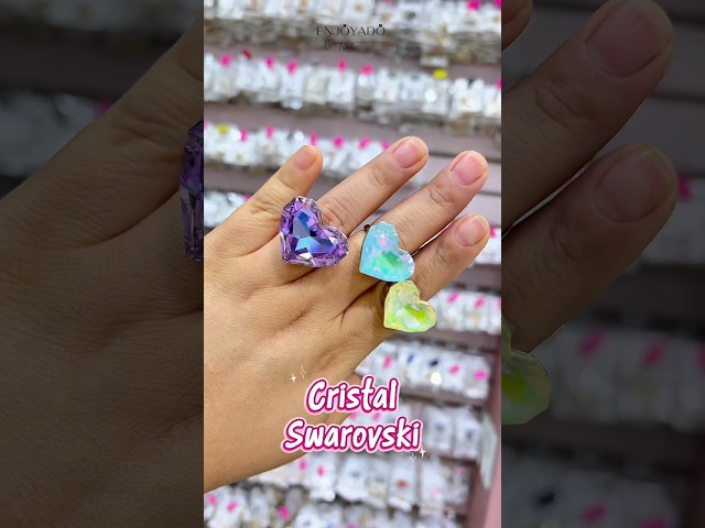 Vídeo relacionado con Swarovski Pendientes de botón Bella, Talla redonda, Pavé, Blancos, Baño de rodio