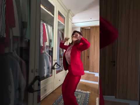 Agatha Suci hot dancing