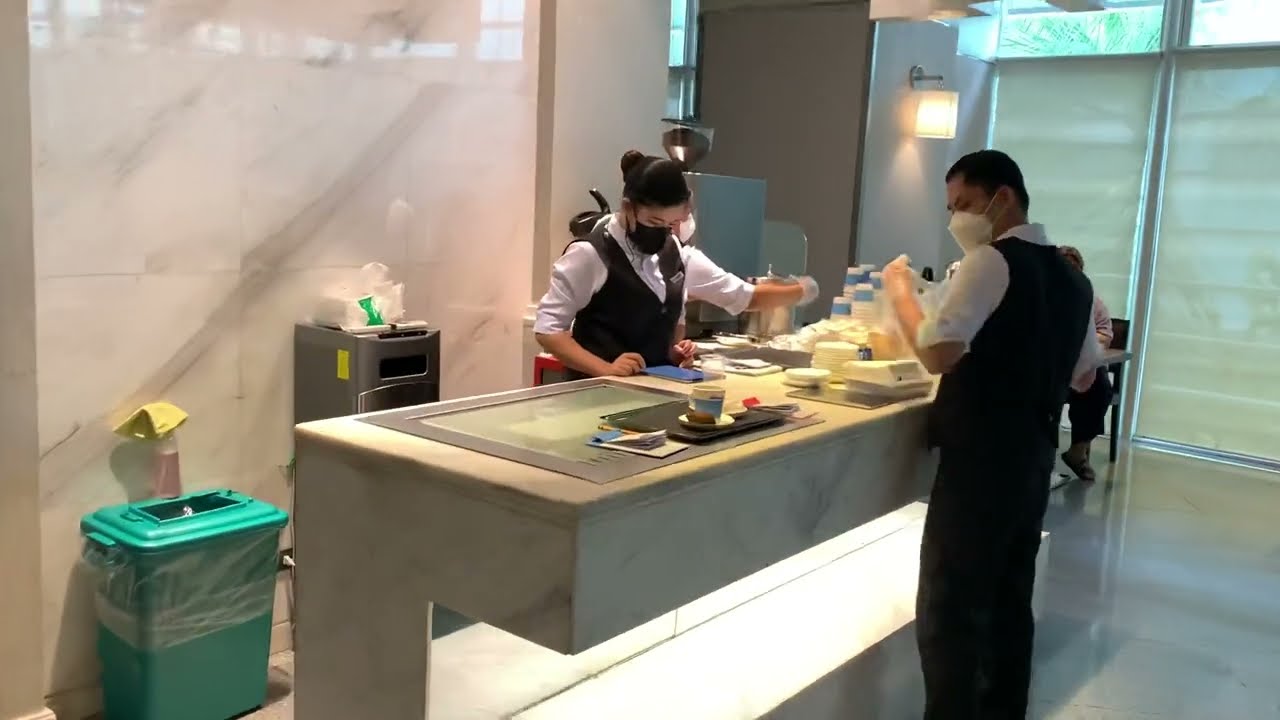 Philippine Airlines Mabuhay Lounge