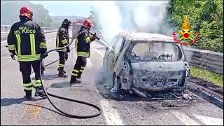 tragedia-sfiorata-auto-in-fiamme-sull-a16-salva-famiglia-con-due-bambini