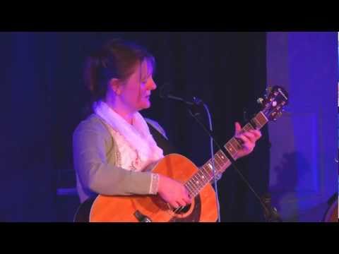 Jane Taylor sings 'Fall on me' at Nunney Acoustic Cafe, 5 June 2011