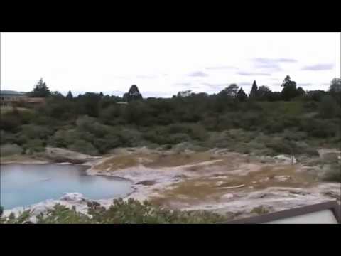 New Zealand, Rotorua: Skyrocketing geysers, hot springs and boiling mud pools