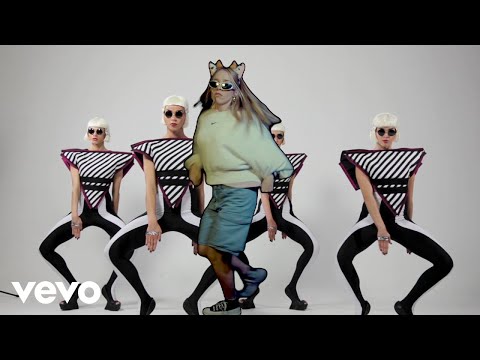 Maddie's Mundo - The Cow (La Vaca)