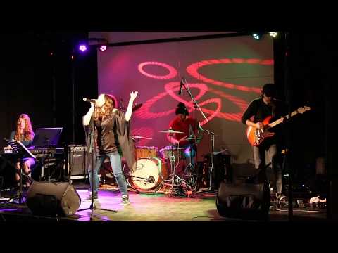 Jiřina Lysáková - Jiřina Lysáková - Dávným králům (LIVE, 2. ročník "I hudba může p