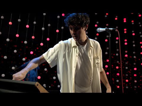 Roosevelt - Feels Right (Live on KEXP)