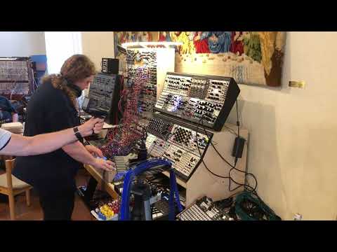 Happy Knobbing 2022 Synthmill Performance