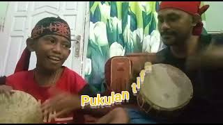 Download lagu berlatih pukul tifa (alat musik tradisional) kepada generasi emas Maluku mp3
