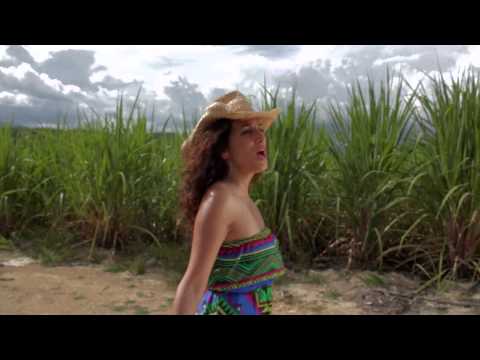 Amanda Martinez - Va Y Viene (Official Video)
