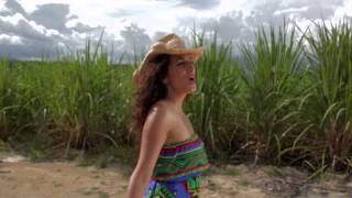 Amanda Martinez - Va Y Viene (Official Video)